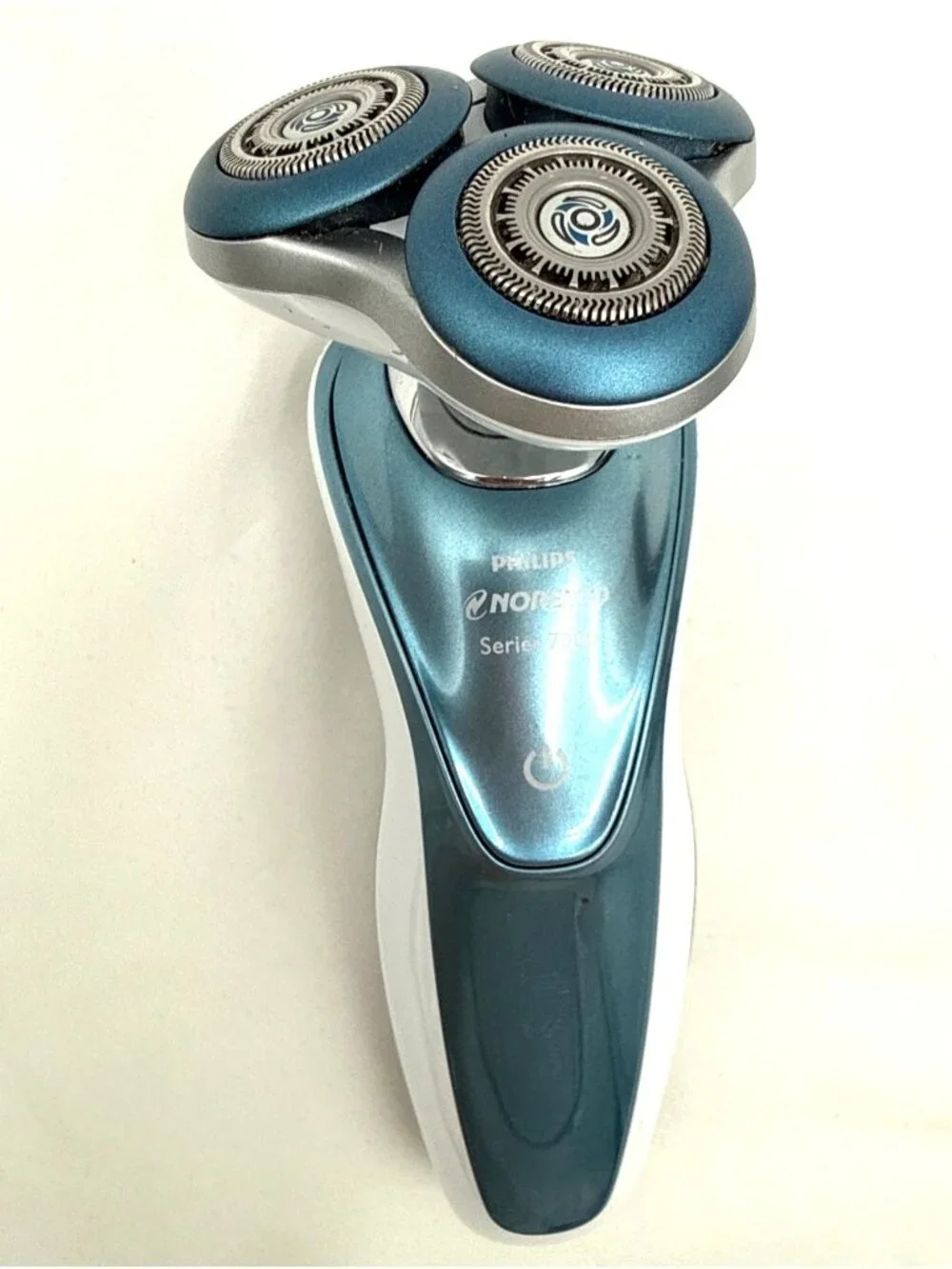 Philips Norelco Series 7000 Electric Shaver S7371 With Trimmer & Charger